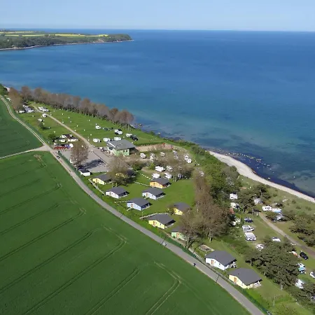 Knaus Camping- Und Ferienhauspark Rugen Hébergement de vacances Altenkirchen (Mecklenburg-Vorpommern)